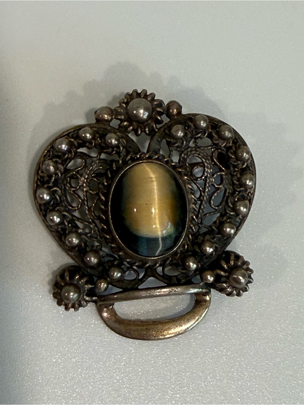 Vintage 925 Sterling Silver Filigree Brooch with Tiger's Eye Cabochon.